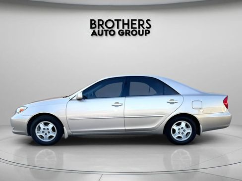 Used 2002 Toyota Camry XLE image 8