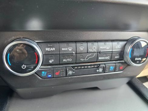 Used 2019 Ford Expedition XLT w/ Equipment Group 202A image 3