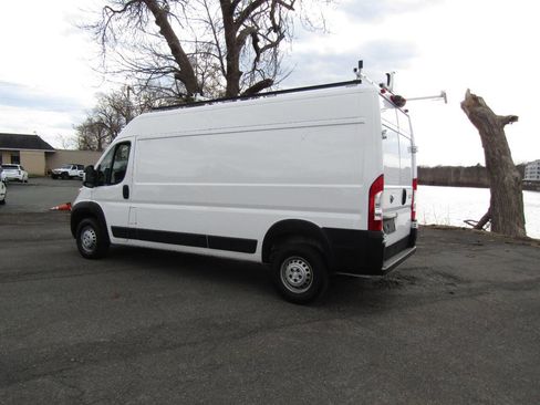 Used 2024 RAM ProMaster 2500 w/ Convenience Group image 5