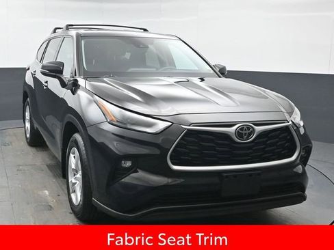 Certified 2022 Toyota Highlander LE image 10