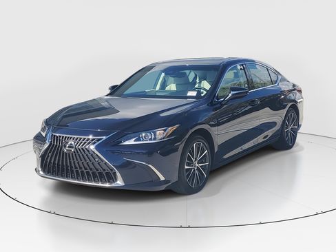 Used 2025 Lexus ES 350 w/ Premium Package image 5
