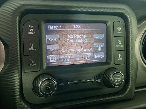 Used 2021 Jeep Gladiator Willys image 19