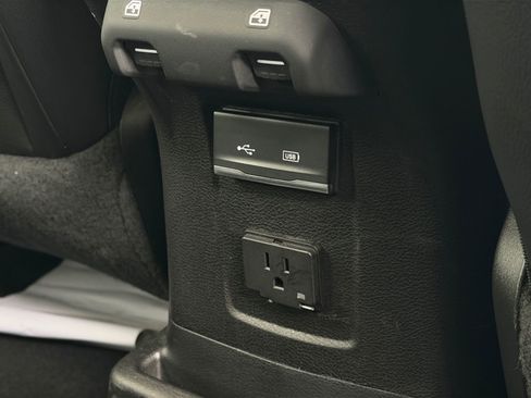 Used 2020 Jeep Wrangler Unlimited Sahara w/ Uconnect 4C Nav & Sound Group image 16