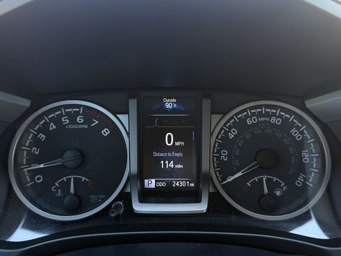 Used 2023 Toyota Tacoma SR5 AWD/4WD image 13