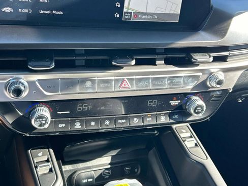 New 2025 Kia Telluride S image 32