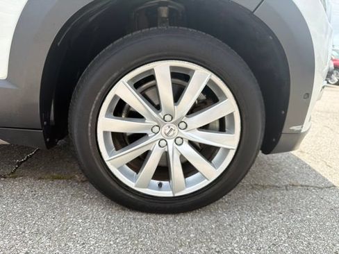 Used 2016 Volvo XC90 T6 Momentum AWD/4WD image 38