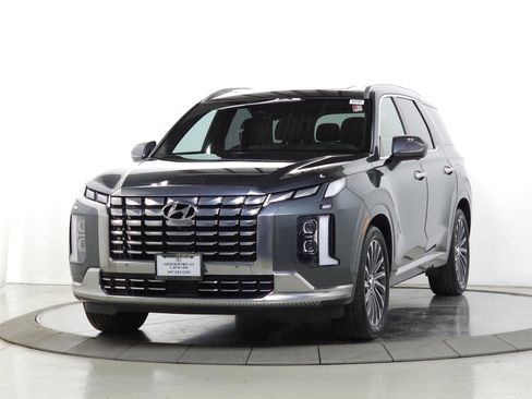 Used 2023 Hyundai Palisade Calligraphy image 3