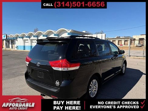 Used 2011 Toyota Sienna XLE image 5