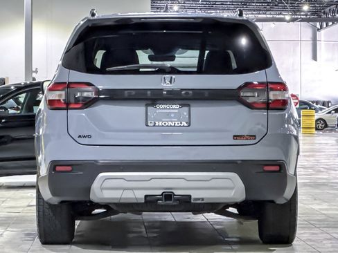 Used 2024 Honda Pilot TrailSport image 9