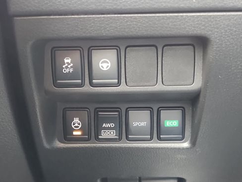 Used 2022 Nissan Rogue Sport SL image 19