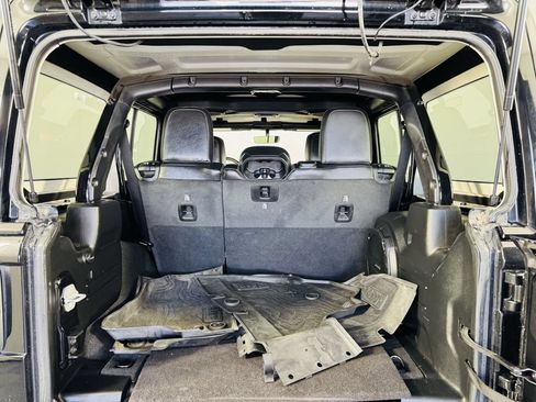Used 2023 Jeep Wrangler Unlimited Rubicon w/ Xtreme 35 Tire Package AWD/4WD image 24