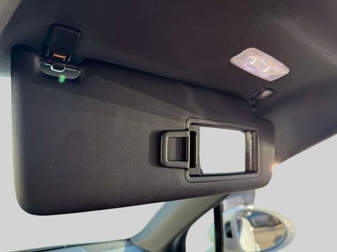 Used 2023 Porsche Macan image 18