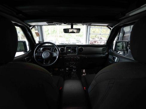 Used 2023 Jeep Wrangler Unlimited w/ Sun & Screen Package AWD/4WD image 19