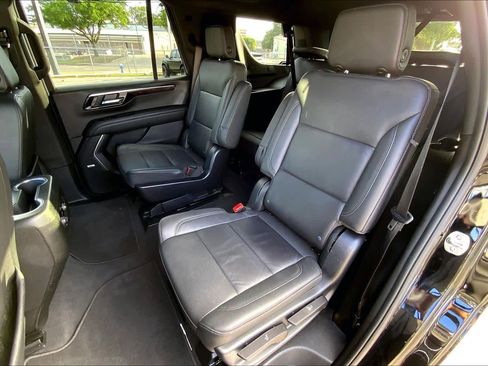 Used 2025 Chevrolet Tahoe LT w/ Comfort Package image 21