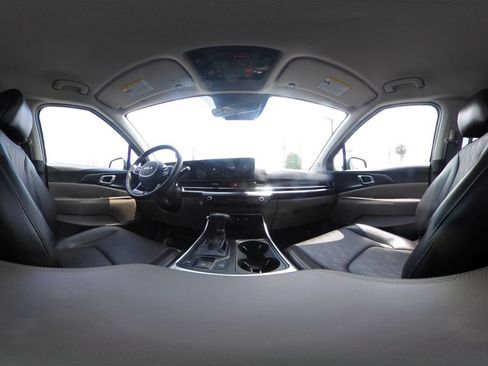Used 2026 Kia Carnival FWD image 45