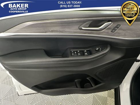 Used 2024 Jeep Grand Cherokee Limited w/ Black Appearance Package image 23