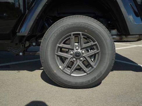 New 2025 Jeep Gladiator Sport image 41