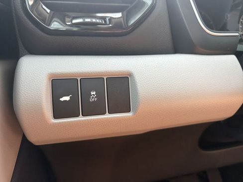 Used 2025 Honda Pilot Touring image 39