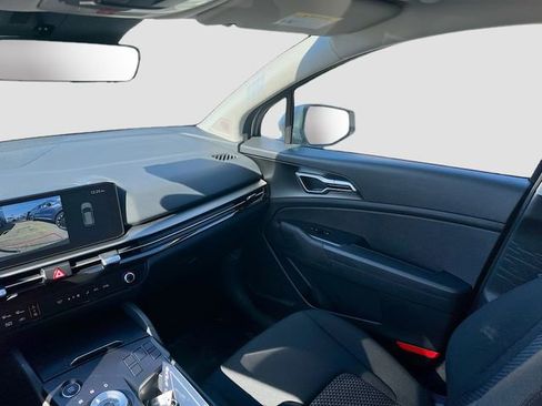 New 2026 Kia Sportage LX FWD image 21