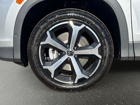 New 2026 Volkswagen Tiguan SE image 9