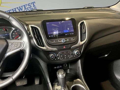 Used 2019 Chevrolet Equinox LT w/ Sun & Navigation Package AWD/4WD image 10