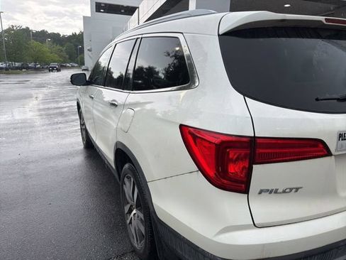 Used 2018 Honda Pilot Touring image 11
