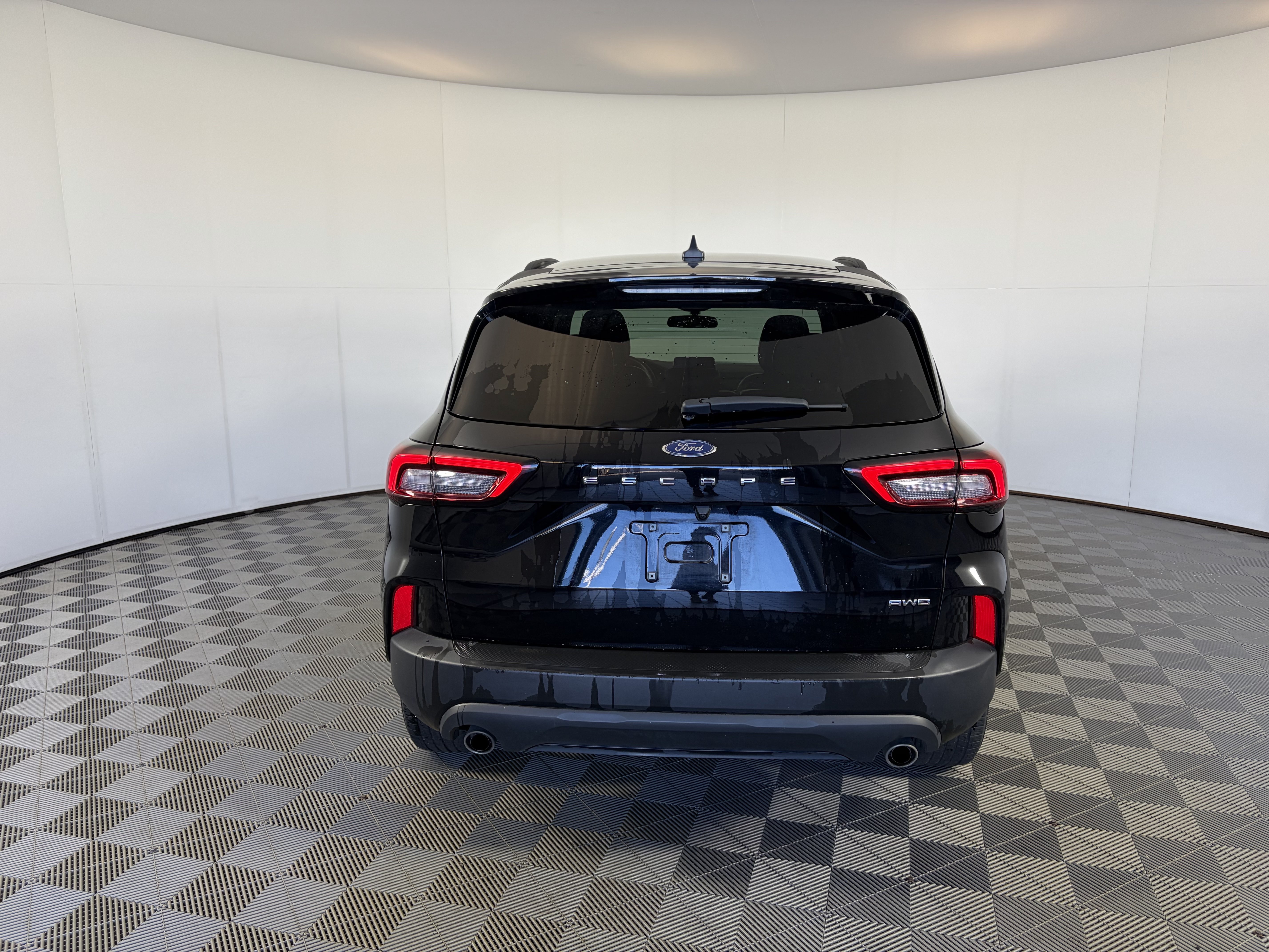 Used 2025 Ford Escape ST-Line Select AWD/4WD image 9