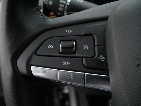 Used 2025 Cadillac XT4 Premium Luxury image 25