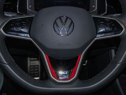 Used 2025 Volkswagen Jetta GLI Autobahn FWD image 11