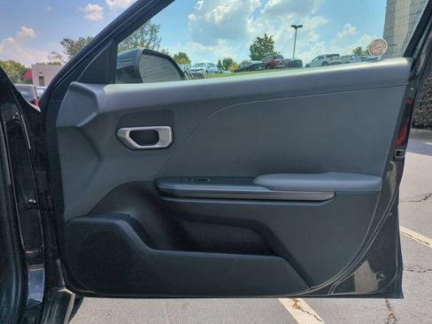 Used 2025 Kia K4 FWD image 32
