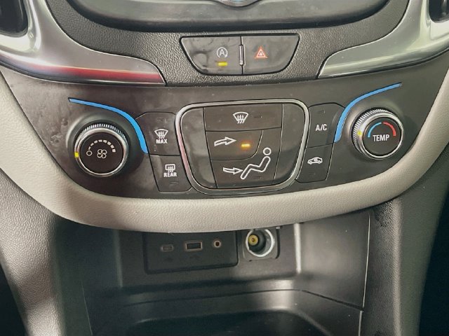 Used 2023 Chevrolet Equinox LS w/ LS Convenience Package FWD image 16