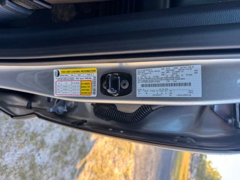 New 2025 Ford F150 Lariat w/ Equipment Group 502A High image 29