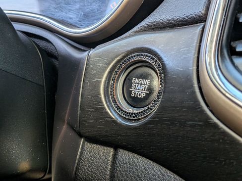 Used 2017 Jeep Grand Cherokee Laredo w/ Quick Order Package 2BE image 23