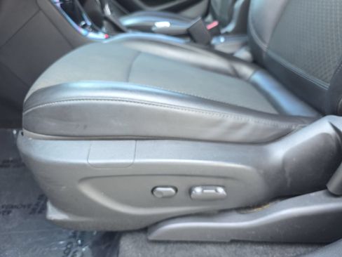 Used 2021 Buick Encore Preferred w/ Safety Package II FWD image 27