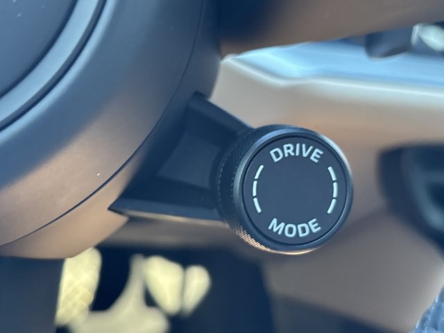 Used 2024 Porsche Cayenne AWD/4WD image 31