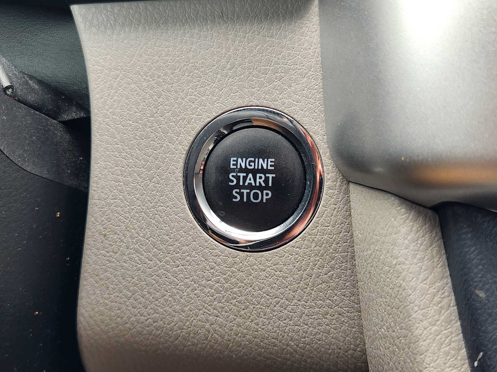 Used 2014 Toyota Highlander XLE FWD image 19