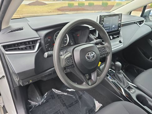 Used 2020 Toyota Corolla LE image 15