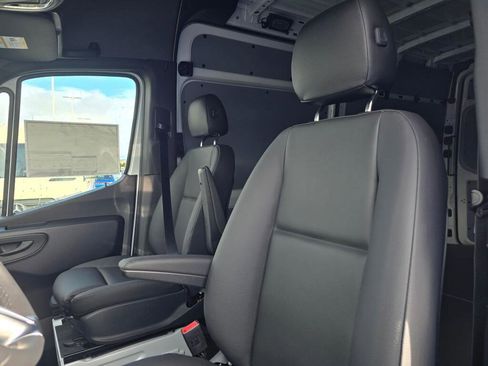 New 2025 Mercedes-Benz Sprinter 2500 image 21