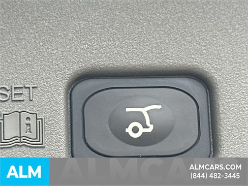 Used 2025 Lincoln Nautilus Reserve AWD/4WD image 22