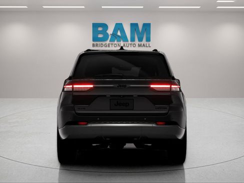 New 2026 Jeep Grand Cherokee Limited image 11