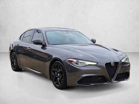 Used 2021 Alfa Romeo Giulia Sprint w/ Nero Edizione image 3