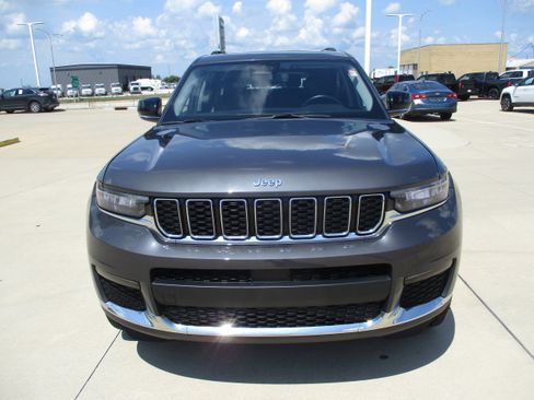 Used 2022 Jeep Grand Cherokee L Limited image 10