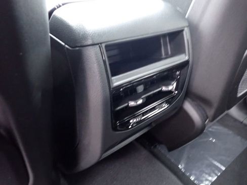 New 2025 Jeep Grand Cherokee Altitude image 15