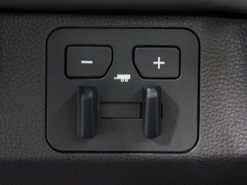 Used 2025 Toyota Sequoia Platinum image 58