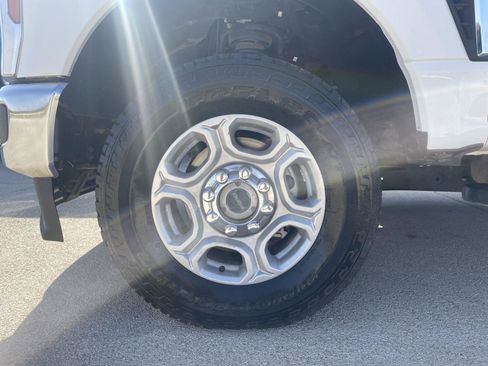 Used 2024 Ford F250 XLT w/ FX4 Off-Road Package image 26