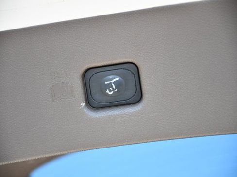 Used 2016 Lincoln MKX Reserve w/ Luxury Package image 26