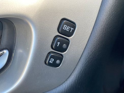 Used 2020 Nissan Pathfinder Platinum image 37