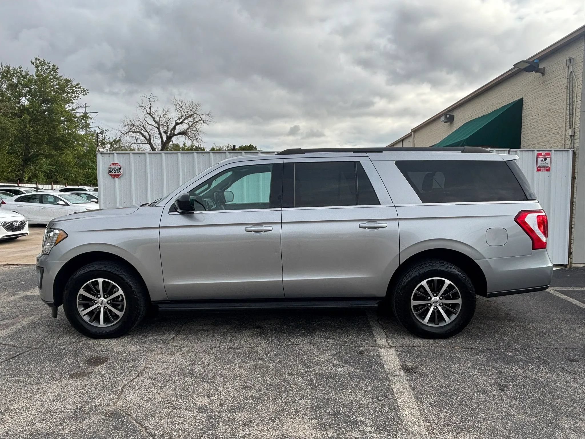 Used 2021 Ford Expedition Max XL AWD/4WD image 2