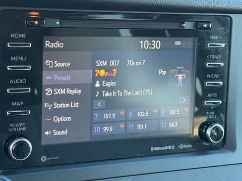 Used 2020 Toyota Sienna LE image 23