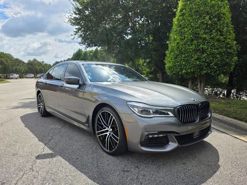 Used 2019 BMW 750i xDrive w/ Executive Package image 7